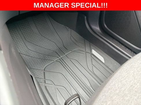 Used 2024 Chevrolet Equinox LT w/ LPO, Floor Liner Package FWD image 30