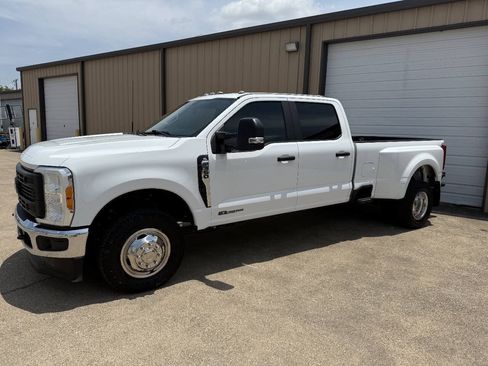 Used 2023 Ford F350 XL AWD/4WD image 5