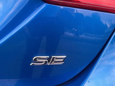 Used 2018 Toyota Camry SE image 9