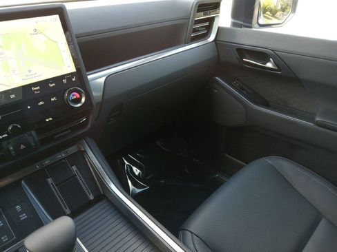 Used 2025 Lexus GX 550 w/ Accessory Package (2T) AWD/4WD image 13