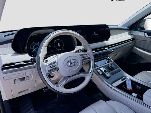 Used 2023 Hyundai Palisade Calligraphy FWD image 7