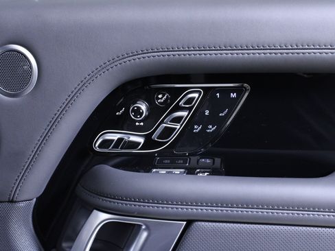 Used 2021 Land Rover Range Rover SV Autobiography Dynamic image 18