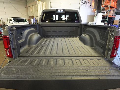 New 2026 RAM 2500 Laramie AWD/4WD image 27