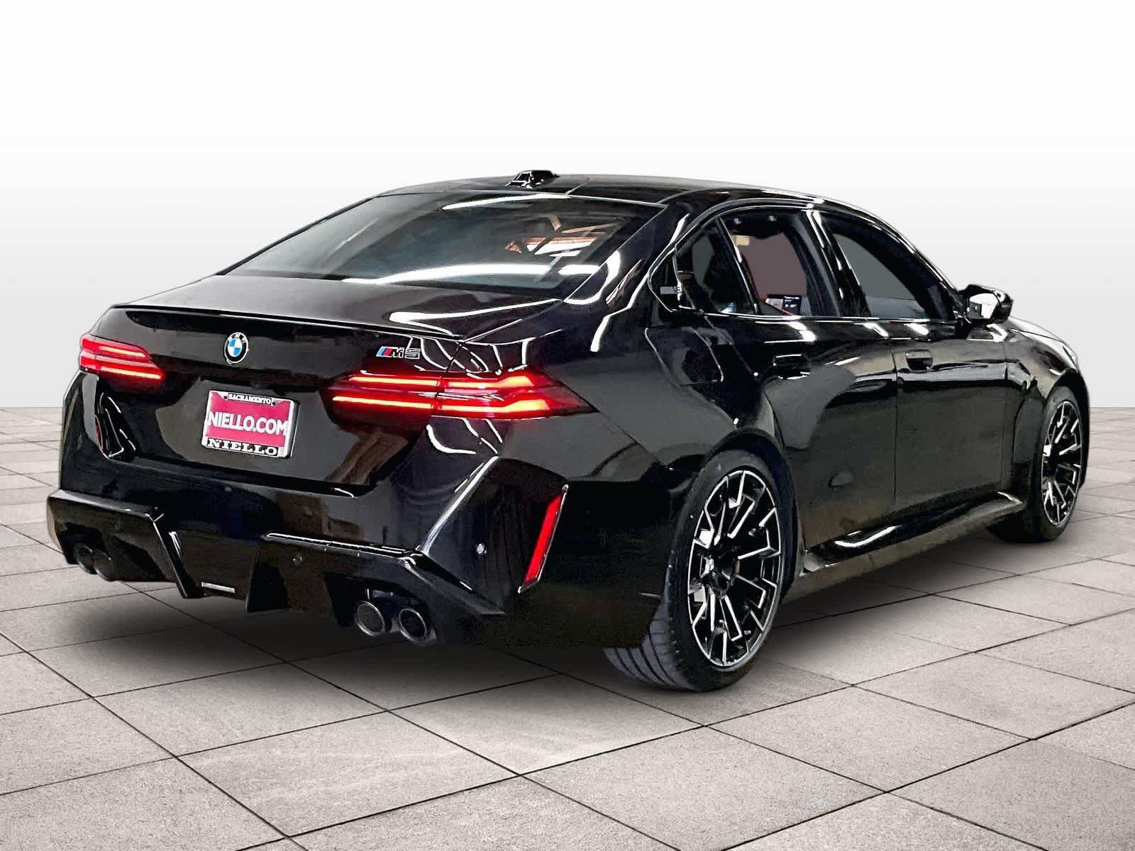 Used 2025 BMW M5 AWD/4WD image 16