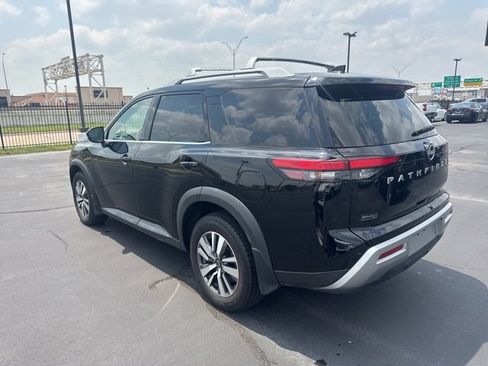 Used 2023 Nissan Pathfinder SL image 7