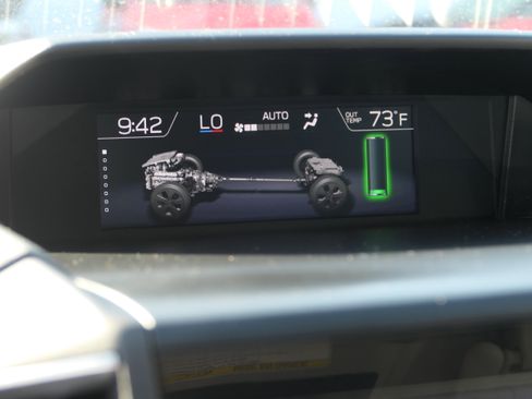 Used 2023 Subaru Crosstrek Hybrid w/ Popular Package #3 image 17