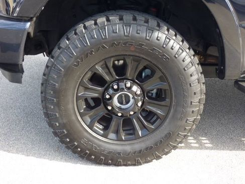 Used 2022 Ford F350 Platinum w/ Tremor Off-Road Package image 9