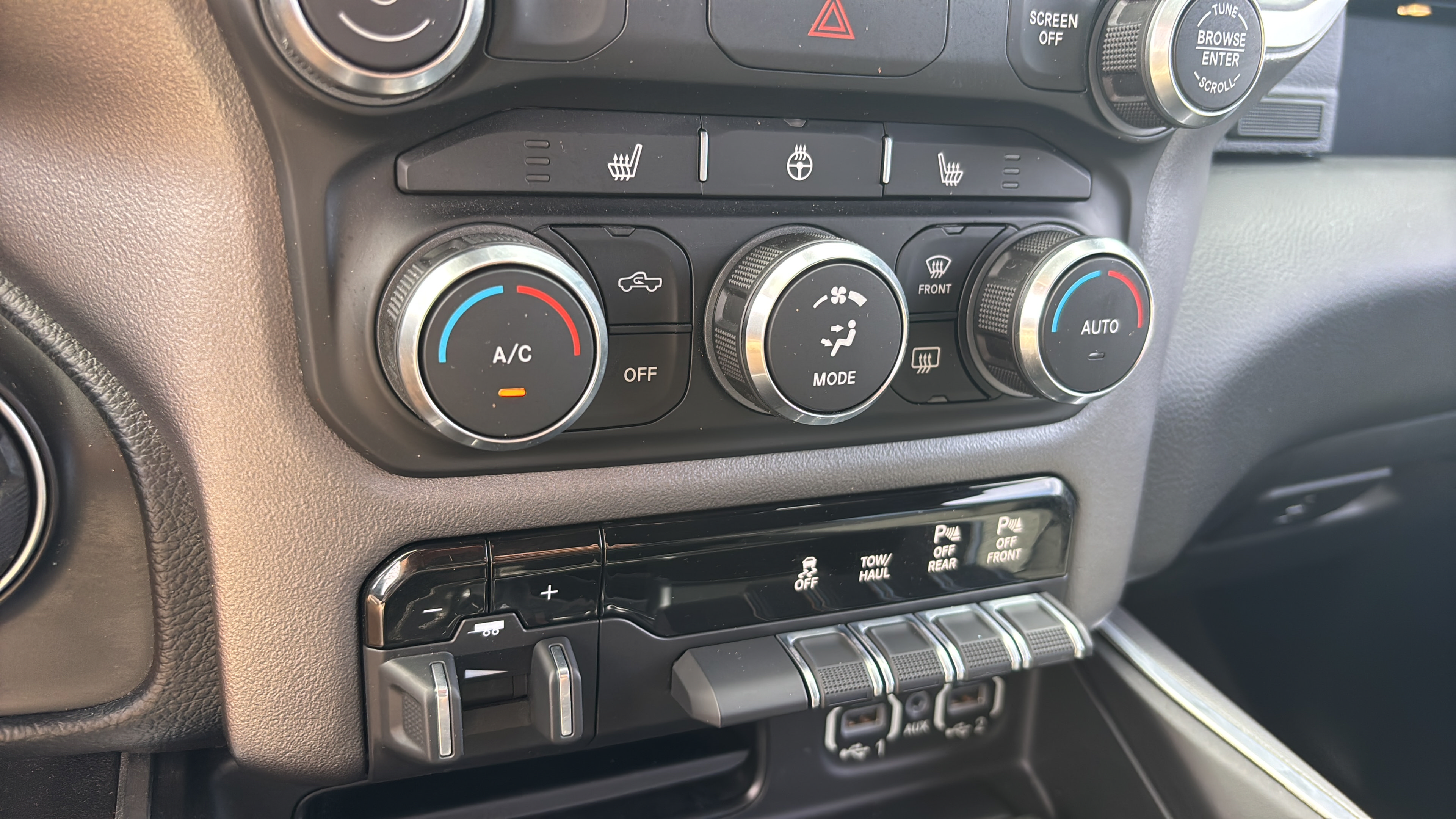 Used 2020 RAM 1500 Big Horn AWD/4WD image 17