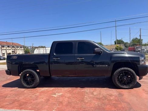 Used 2009 Chevrolet Silverado 1500 LT w/ Power Pack Plus AWD/4WD image 3