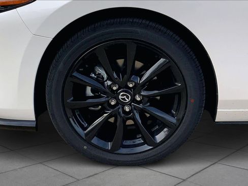 New 2026 MAZDA MAZDA3 Hatchback w/Premium Plus Pkg image 11