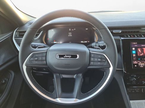 New 2025 Jeep Grand Cherokee L Altitude image 21