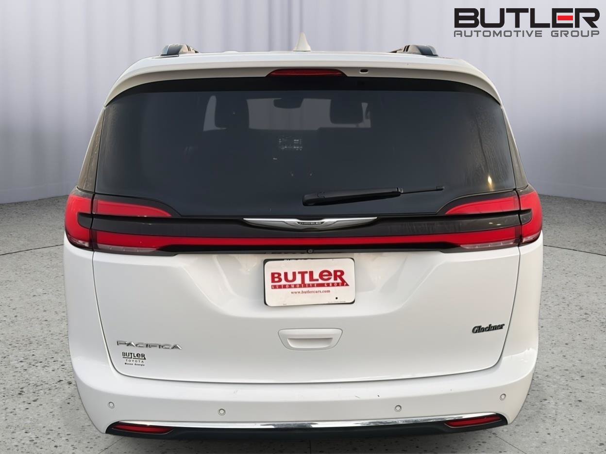 Used 2021 Chrysler Pacifica Touring-L FWD image 5