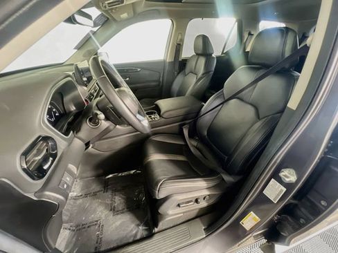 Used 2024 Honda Pilot Touring image 10