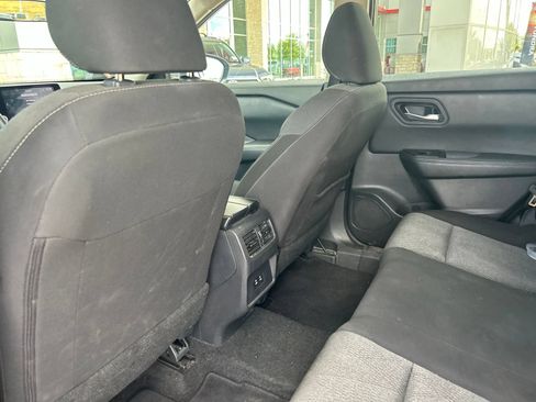 Used 2025 Nissan Rogue SV AWD/4WD image 15