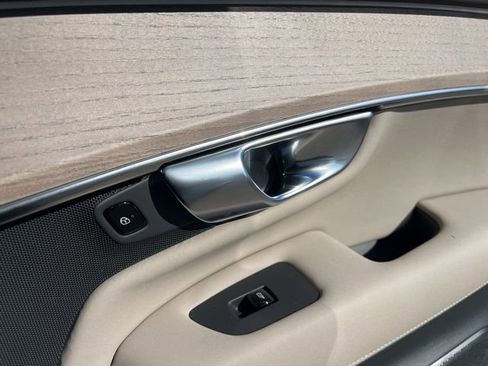 New 2026 Volvo XC90 B5 Plus w/ Protection Package image 27