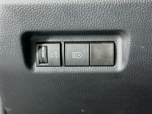 Used 2025 Toyota RAV4 XLE FWD image 17