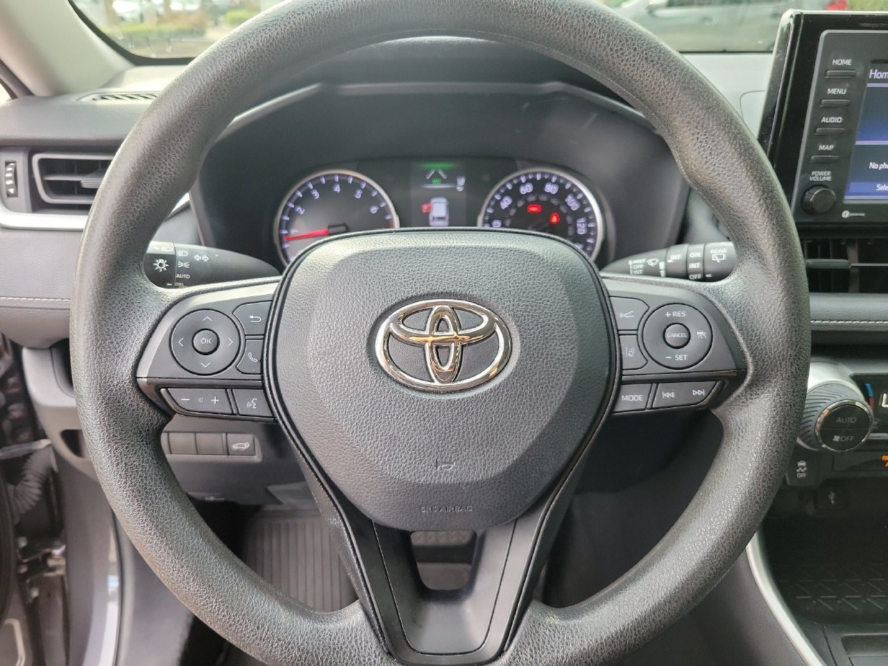 Used 2022 Toyota RAV4 XLE w/ Convenience Package FWD image 19