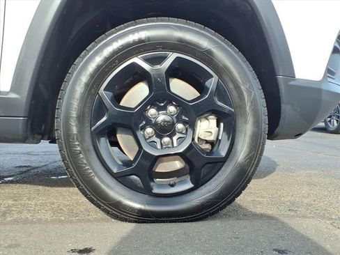 Used 2024 Jeep Compass Trailhawk image 9