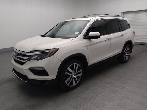 Used 2018 Honda Pilot Touring image 2