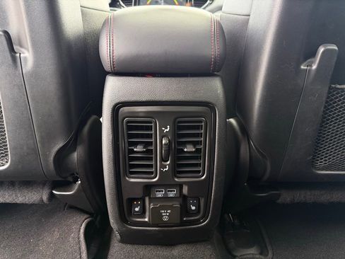 Used 2024 Dodge Durango GT image 31