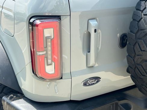Used 2022 Ford Bronco Outer Banks AWD/4WD image 12