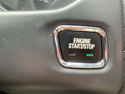 Certified 2023 GMC Acadia SLE w/ Driver Convenience Package image 16