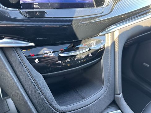 Certified 2024 Cadillac XT6 Sport w/ LPO, Floor Liner Package AWD/4WD image 18