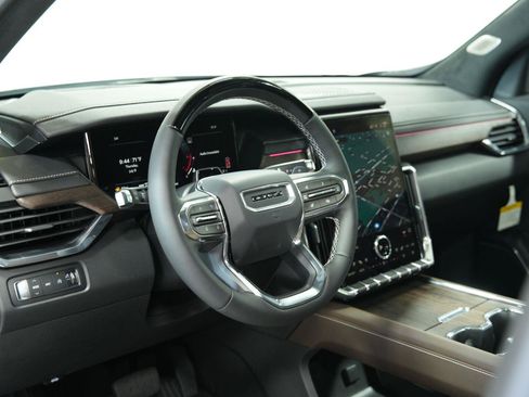 New 2026 GMC Acadia Denali Ultimate w/ LPO, Floor Liner Package AWD/4WD image 37