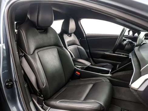 Used 2024 Lucid Air Touring image 7