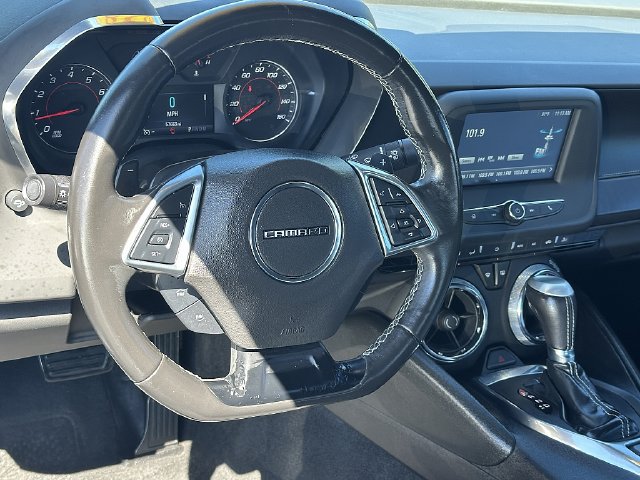 Used 2018 Chevrolet Camaro LT RWD image 10