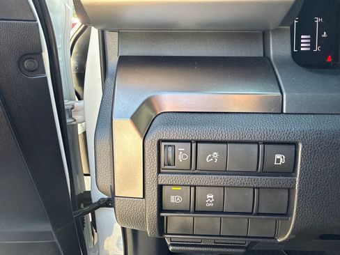 Used 2026 Toyota 4Runner SR5 AWD/4WD image 15