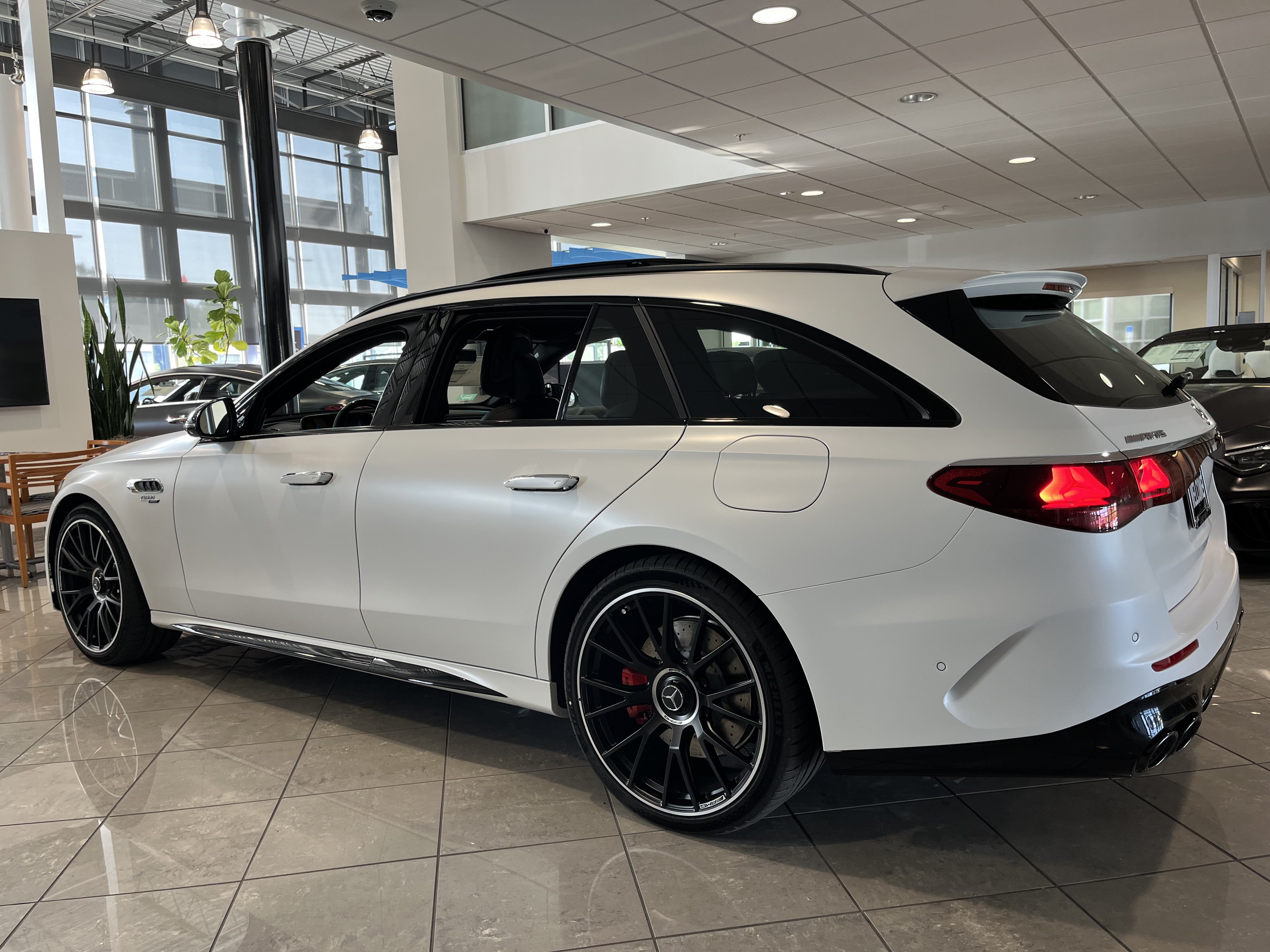 New 2026 Mercedes-Benz E 53 AMG e 4MATIC Wagon image 3