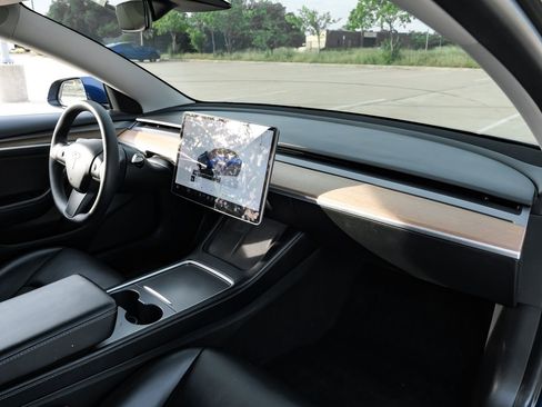 Used 2022 Tesla Model 3 Long Range AWD/4WD image 13