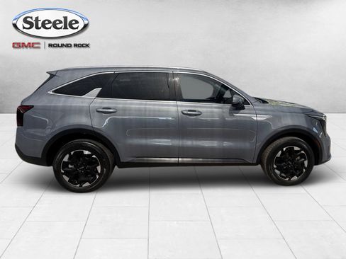 Used 2025 Kia Sorento S AWD/4WD image 6