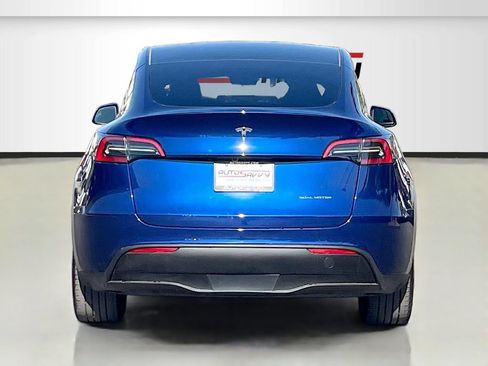 Used 2024 Tesla Model Y Long Range AWD/4WD image 6
