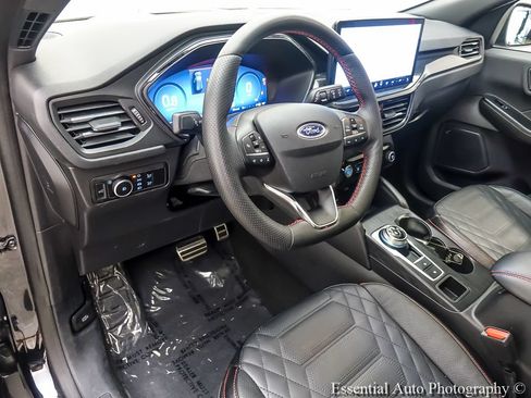 Certified 2024 Ford Escape ST-Line Elite w/ Premium Technology Package AWD/4WD image 10