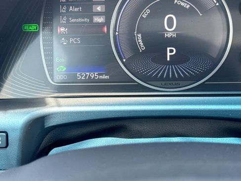 Used 2024 Lexus ES 300h Ultra Luxury w/ Accessory Package (Z2) FWD image 29