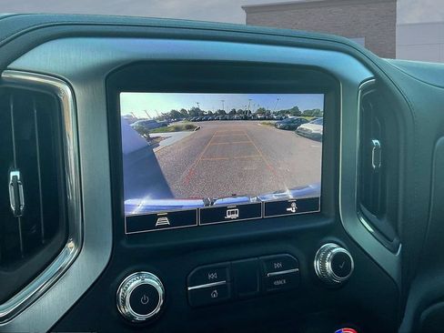 Used 2022 GMC Sierra 1500 SLT w/ SLT Premium Plus Package AWD/4WD image 15