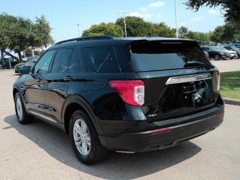 Used 2023 Ford Explorer XLT RWD image 12