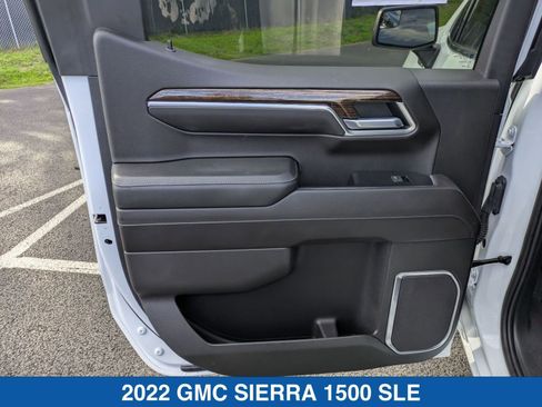Used 2022 GMC Sierra 1500 SLE image 29