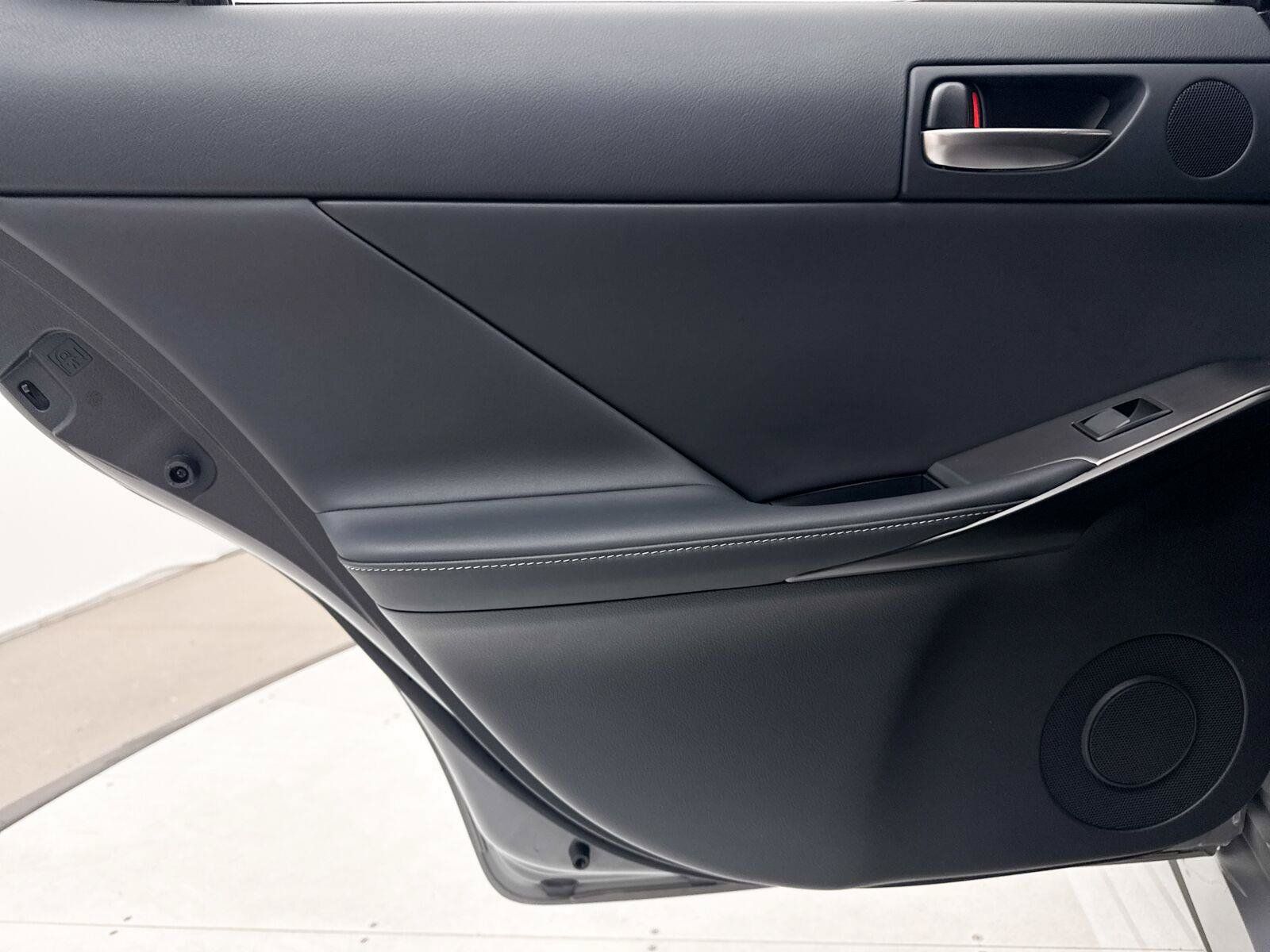 Used 2025 Lexus IS 500 RWD image 34