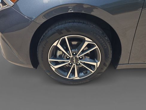 Used 2024 Kia Forte LXS w/ LXS Technology Package FWD image 10