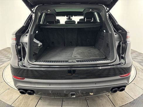 Used 2023 Porsche Cayenne image 21