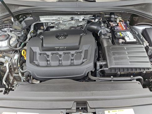Used 2022 Volkswagen Tiguan SE image 29