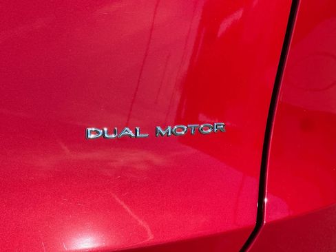 Used 2021 Tesla Model Y Long Range image 30