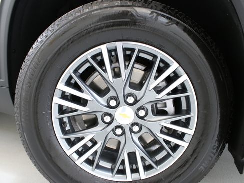 Used 2024 Chevrolet Traverse LT w/ LPO, Floor Liner Package FWD image 30