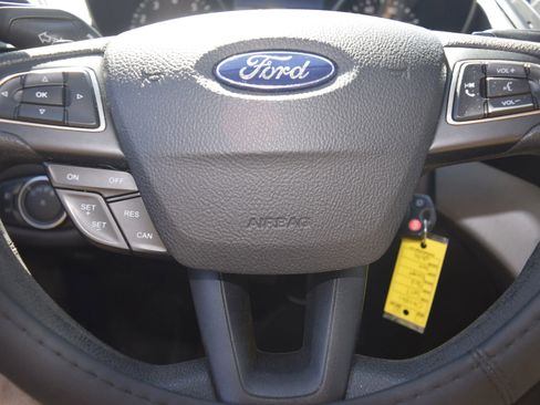 Used 2017 Ford Escape SE FWD image 14
