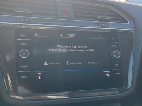 Used 2021 Volkswagen Tiguan SE FWD image 43
