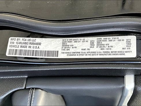 New 2024 Jeep Grand Cherokee Limited w/ Black Appearance Package image 11