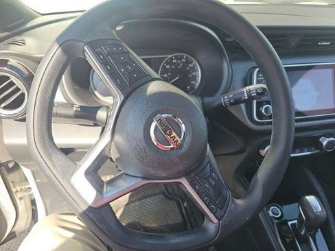 Used 2020 Nissan Kicks SV FWD image 15